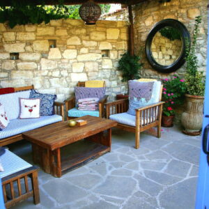 Nice Courtyard in Lania